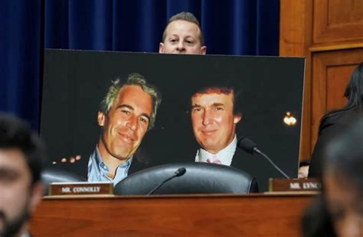 
Did Jeffrey Epstein go mad before suicide? 