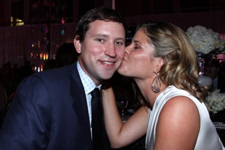 
Who Is Claire Pearsall Husband? Kids And Net Worth 